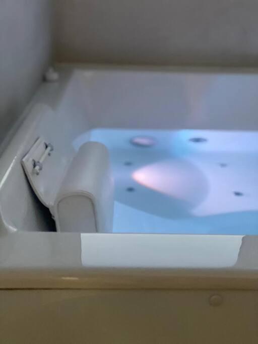 Suite « Body Love » - Jacuzzi Privatif Créteil Eksteriør billede