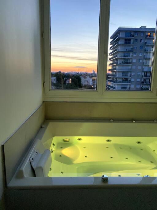 Suite « Body Love » - Jacuzzi Privatif Créteil Eksteriør billede